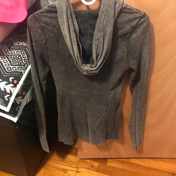 Guess Shirt - Picture 2 of 2